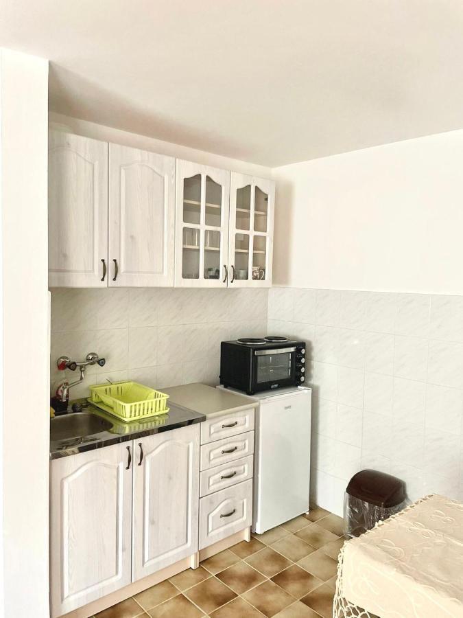 Julija 1 Apartment Игало Екстериор снимка