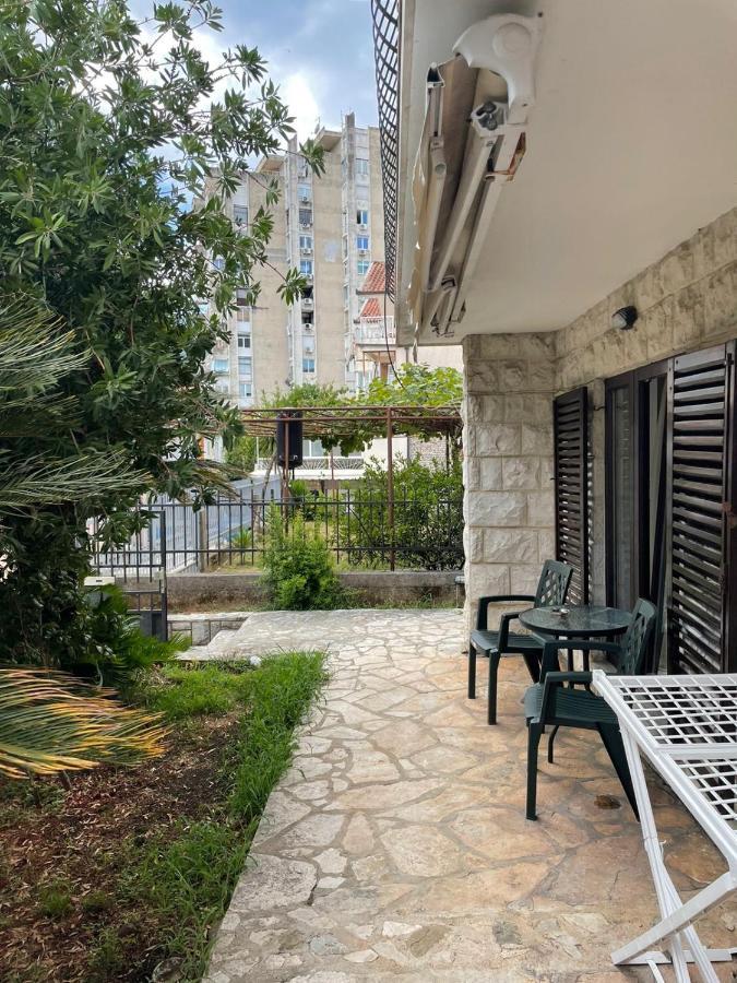 Julija 1 Apartment Игало Екстериор снимка