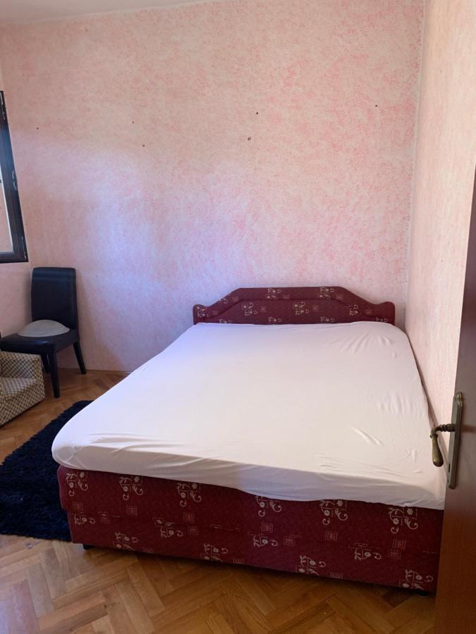 Julija 1 Apartment Игало Екстериор снимка