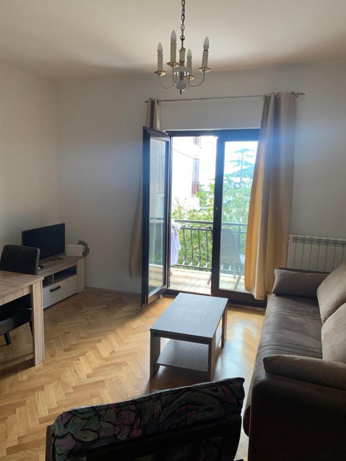 Julija 1 Apartment Игало Екстериор снимка