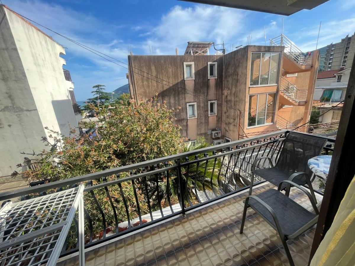 Julija 1 Apartment Игало Екстериор снимка