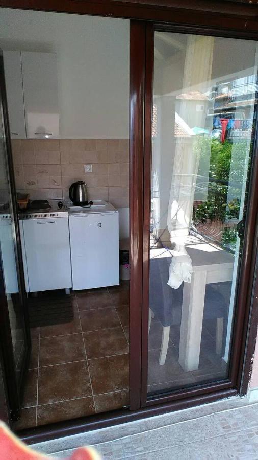 Julija 1 Apartment Игало Екстериор снимка